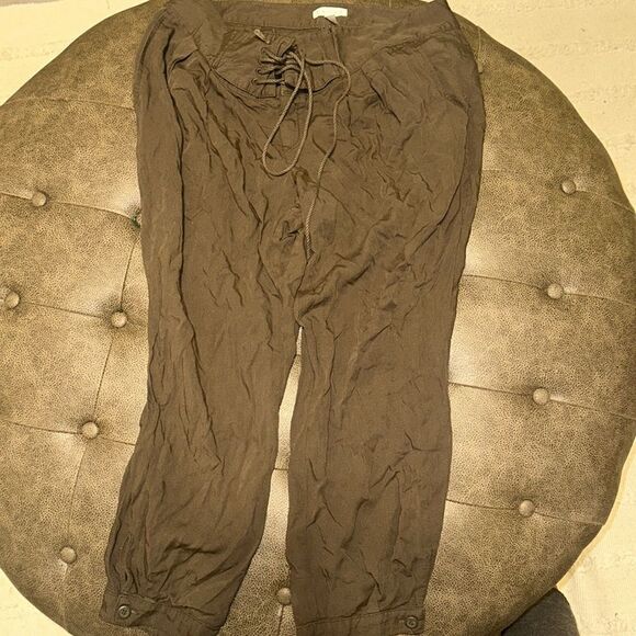 Leith Pants - Leith Size 8 Capri pants